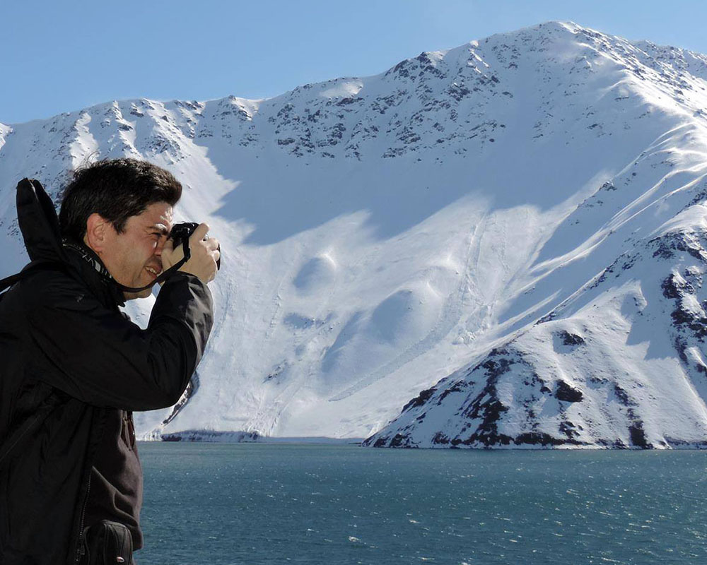 Taking pictures at El Yeso dam